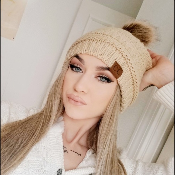 CC beanie BEIGE Pom style - Picture 2 of 6